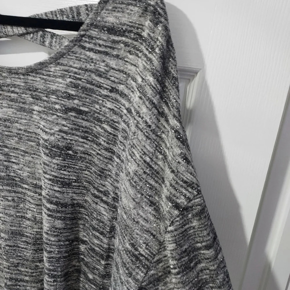 Lane Bryant Gray and Silver Metallic Thread Pullover Sweater in Size 22/24 - Picture 5 of 10